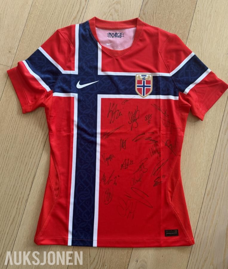 Signert VM-drakt fra det norske herrelandslaget ⚽